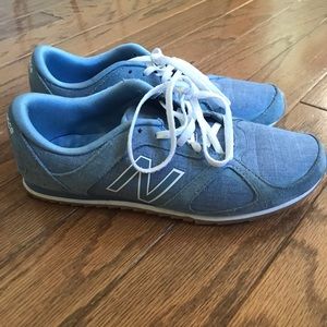 💕New Balance sneakers! Excellent condition!